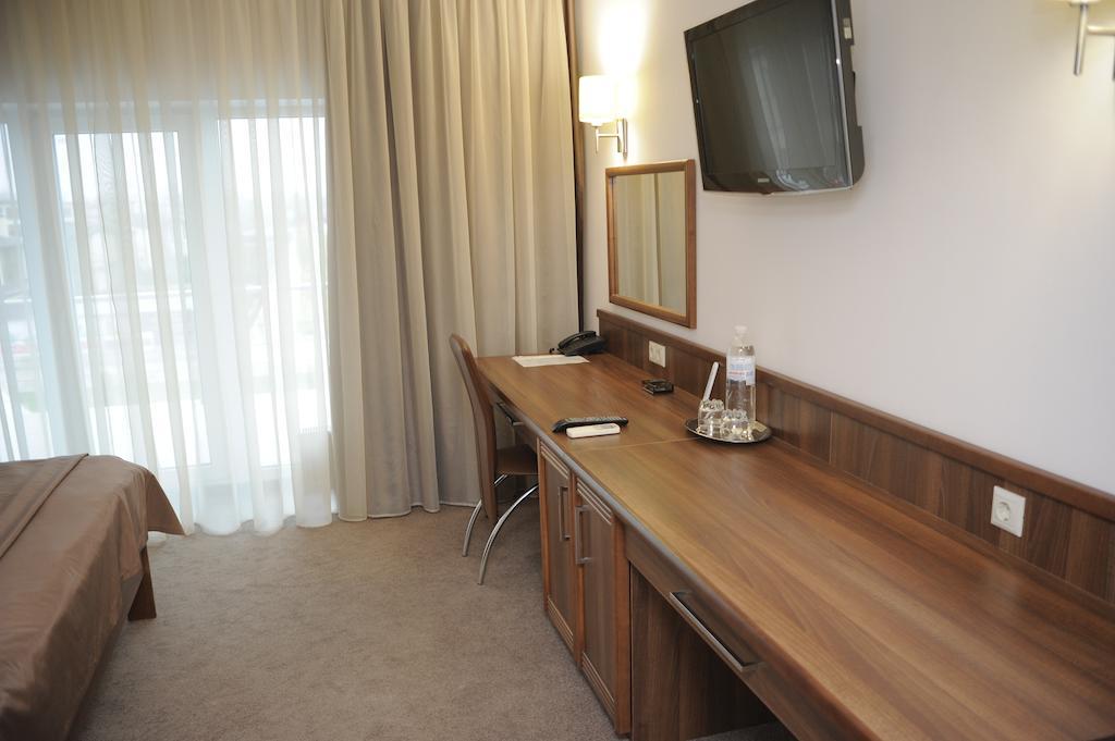 Hotel Porto Riva Zaporizhia Habitación foto