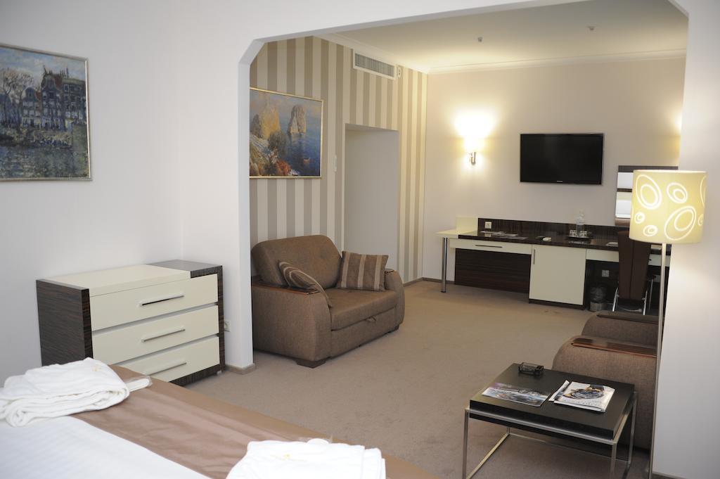 Hotel Porto Riva Zaporizhia Habitación foto
