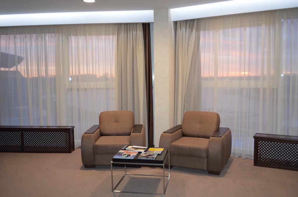 Hotel Porto Riva Zaporizhia Habitación foto